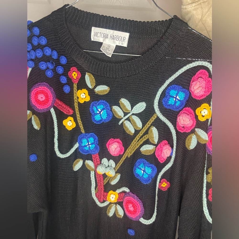 Vintage Victoria Harbor Sweater With Flowers
